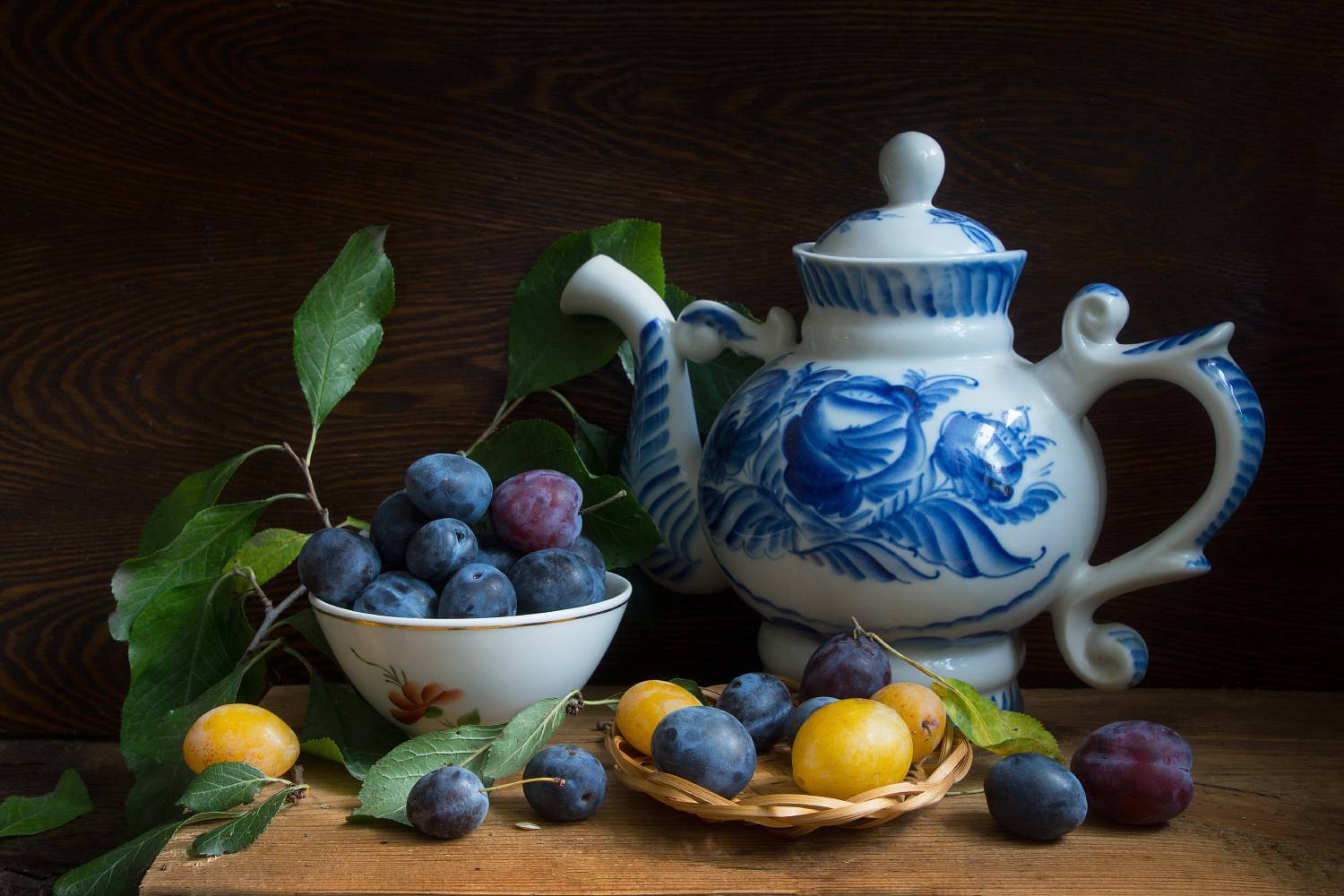 сливы, чайник, фрукты, Колеснева Елена