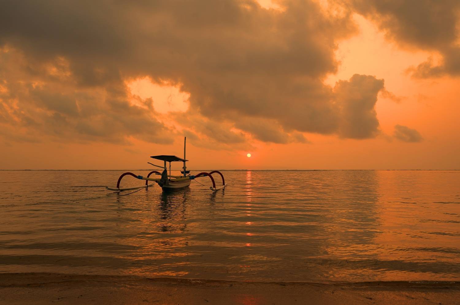 dawn, sunrise, shore, sea, ocean, sky, horizon, boat, color, light, reflection, landscape, nature, morning, bright, jukung, low tide,  Сергей Андреевич