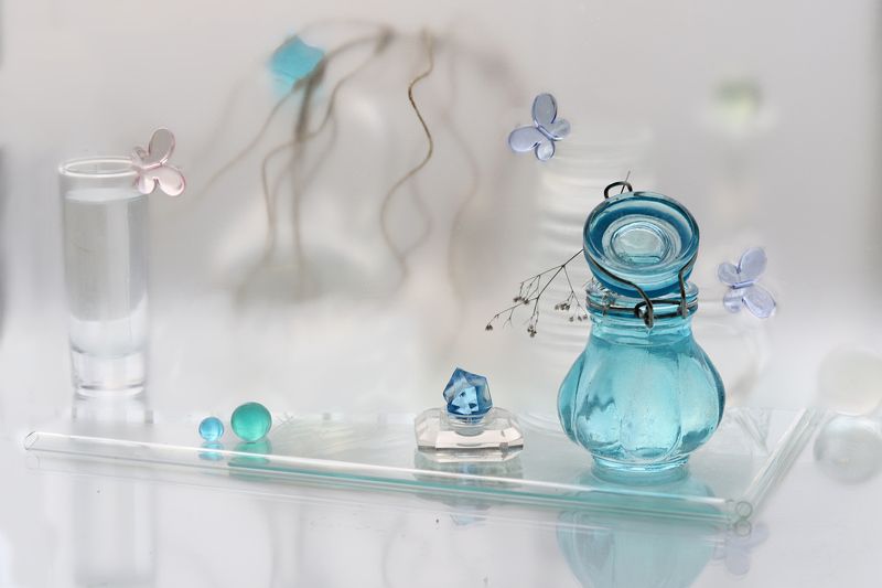 натюрморт, стекло, ваза Стекляшки и мотыльки фото превью