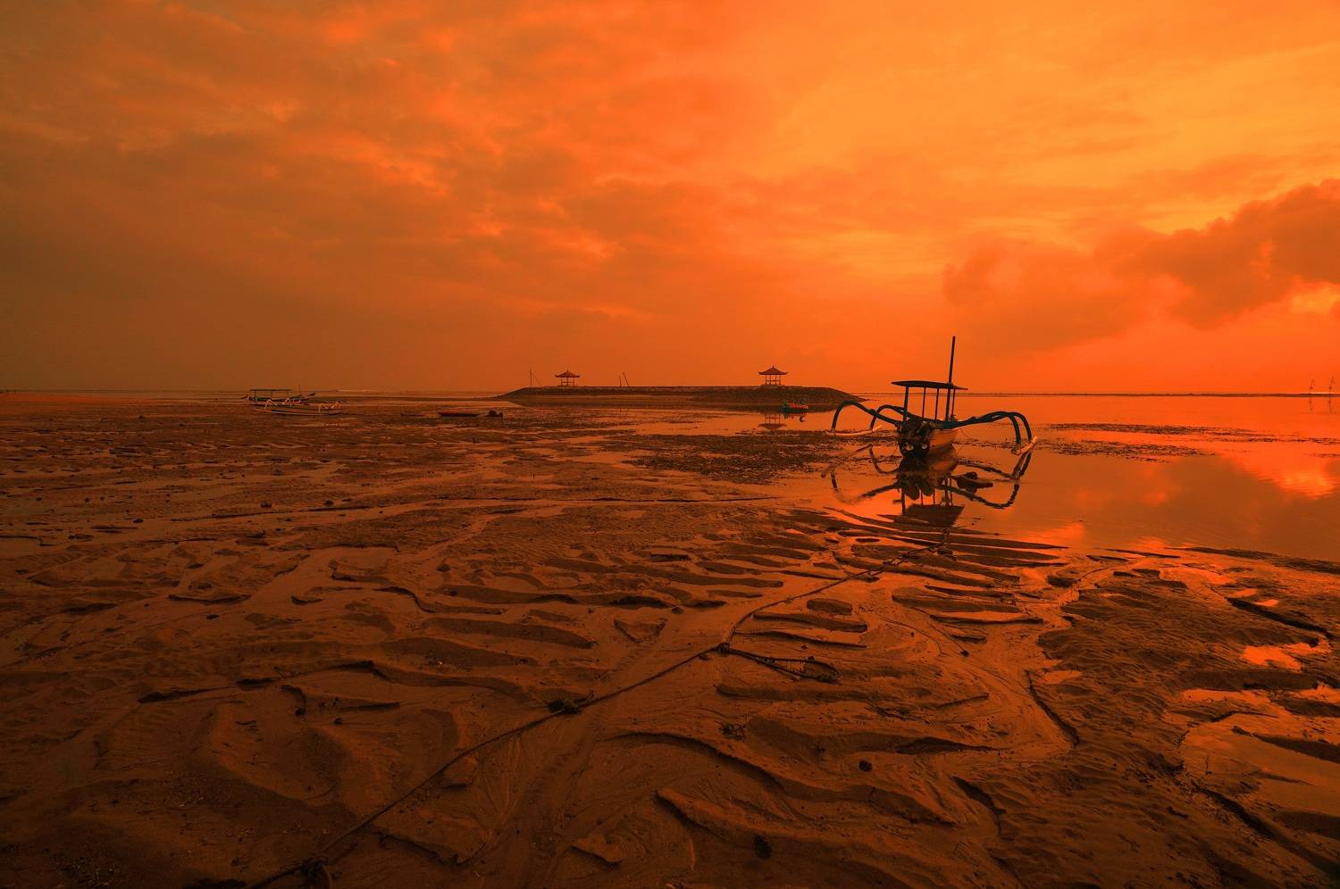 dawn, sunrise, shore, sea, ocean, sky, horizon, boat, color, light, reflection, landscape, nature, morning, bright, jukung, low tide,  Сергей Андреевич