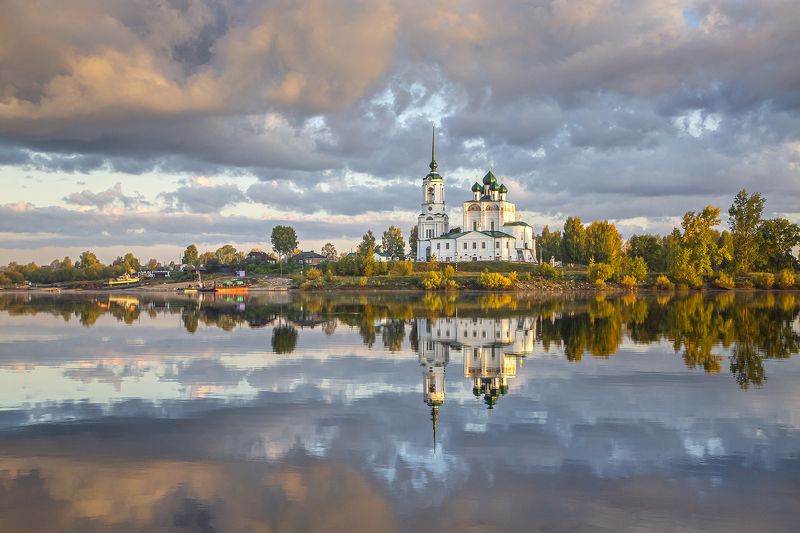 река, собор, сольвычегодск, отражение, гладь, небо, Осенним утром. фото превью