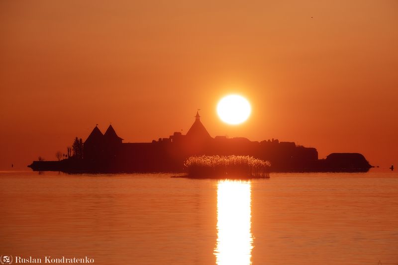Крепость Орешек на рассвете фото превью