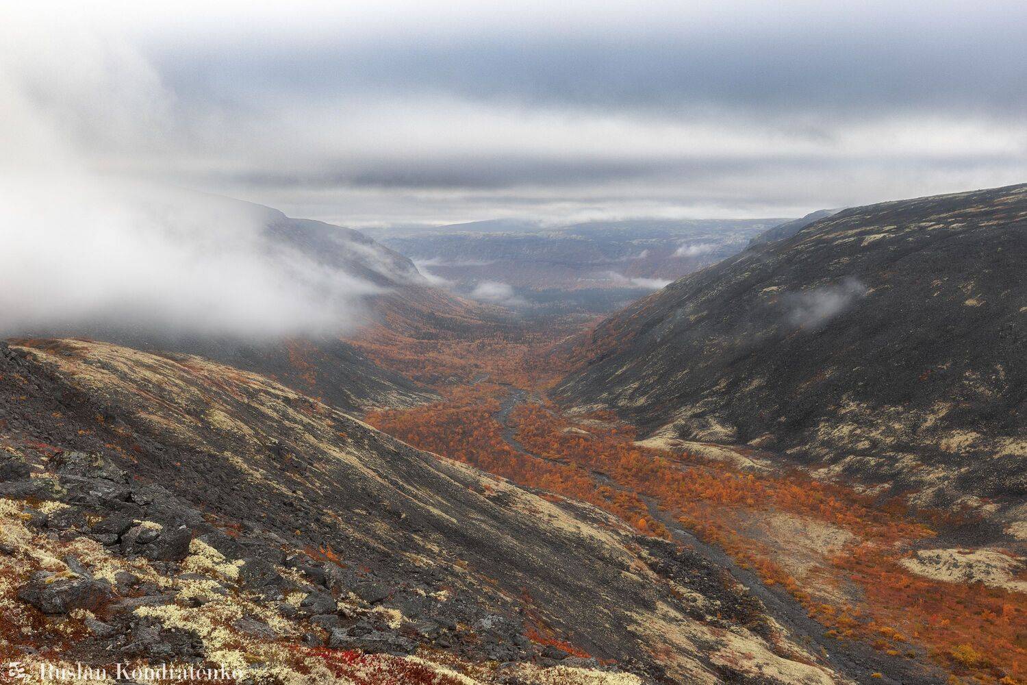 ловозерские тундры, сейдозеро, кольский полуостров, эльморайок, перевал, перевал эльморайок, горы, долина, осень, тулбнюнуай, Кондратенко Руслан