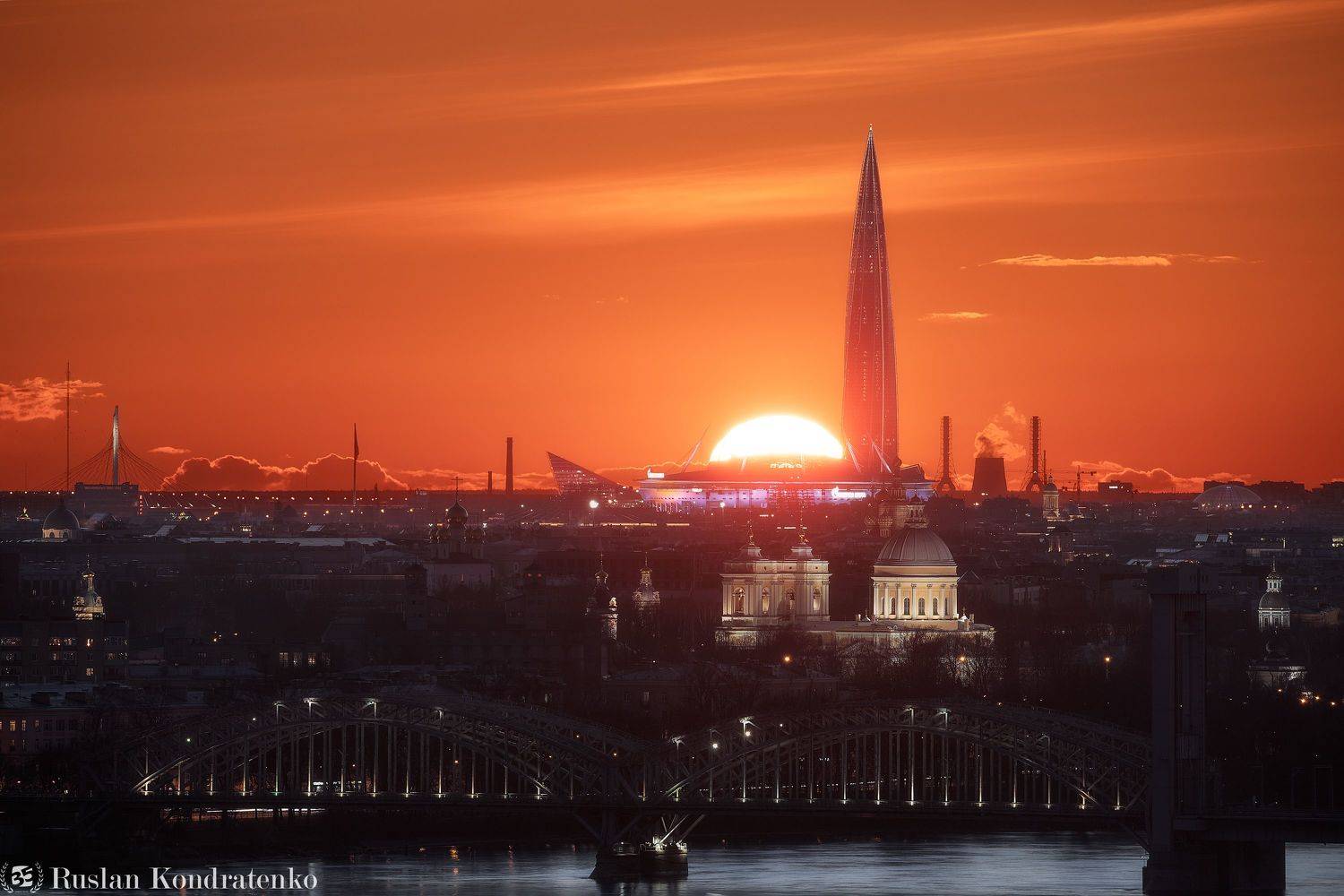 санкт-петербург, закат, лахта-центр, лахта, небоскреб, прострел, мост, финляндский железнодорожный мост, лавра, александро-невская лавра, композитная фотография, time blending, Кондратенко Руслан