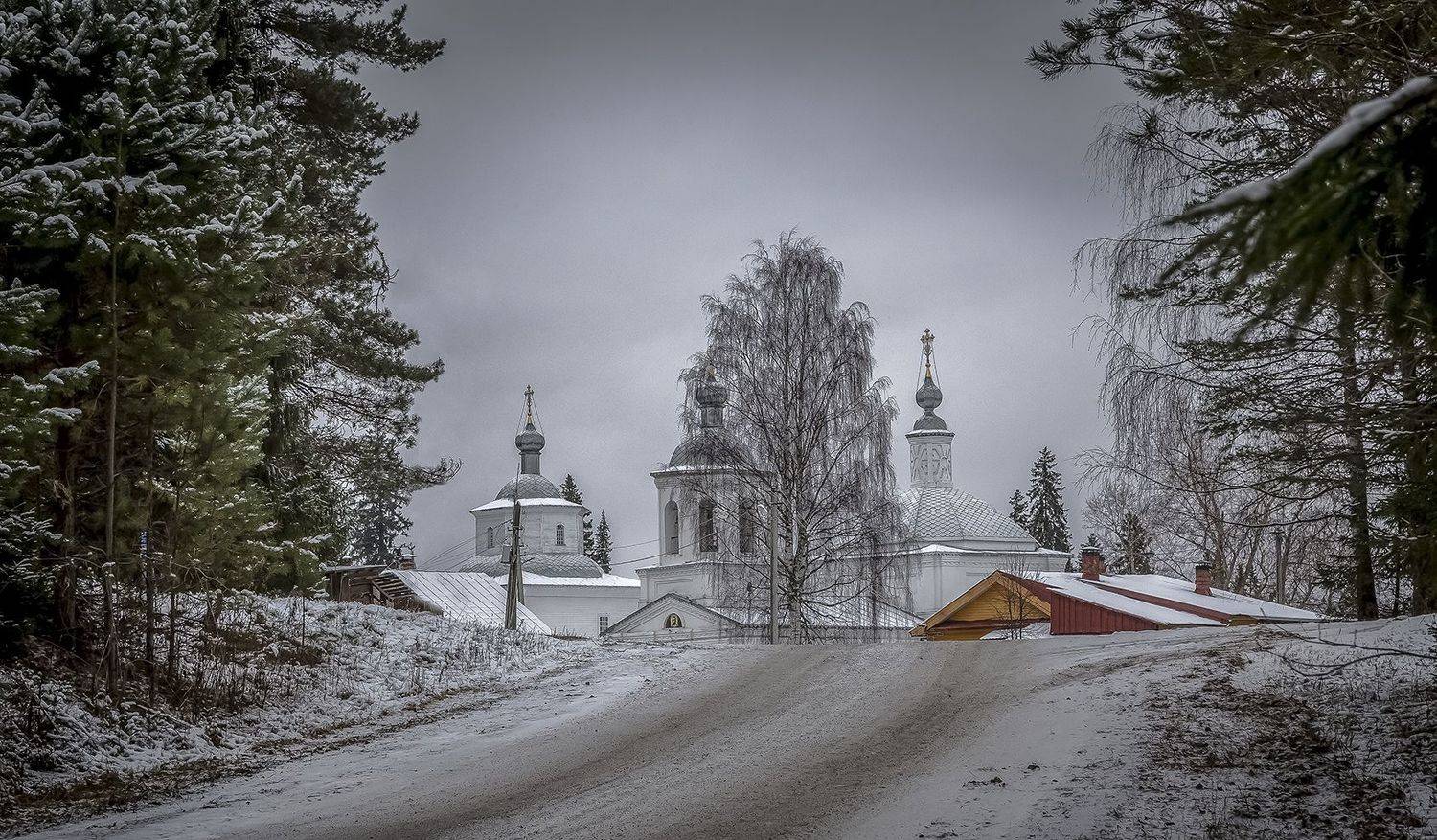 туровец, церковь, крыши, горка, дорога, лес., Анкудинов Леонид