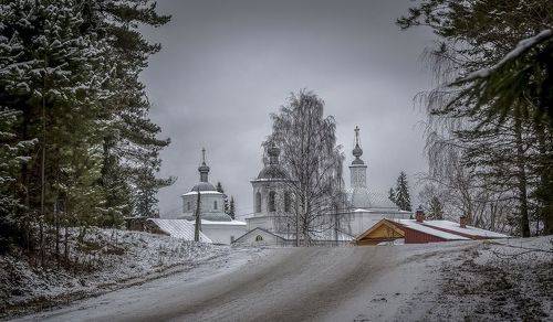 На горе.