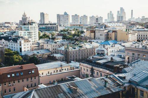 Барселона. Двор-колодец в дома Гауди