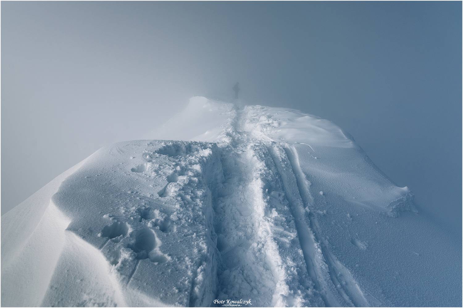 poska, tatry, g&oacute;ry, szlak, zima, mgła, człowiek, Kowalczyk Piotr