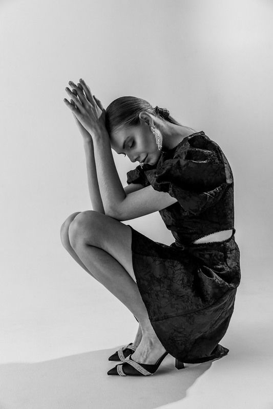 женский портрет, студийный портрет Женский портрет фото превью