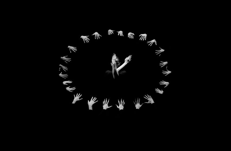 время, фотосессия, фотограф в Минске, репортаж, фотосъёмка концерта, черное-белая фотография,  Времени достаточно, но его нет фото превью