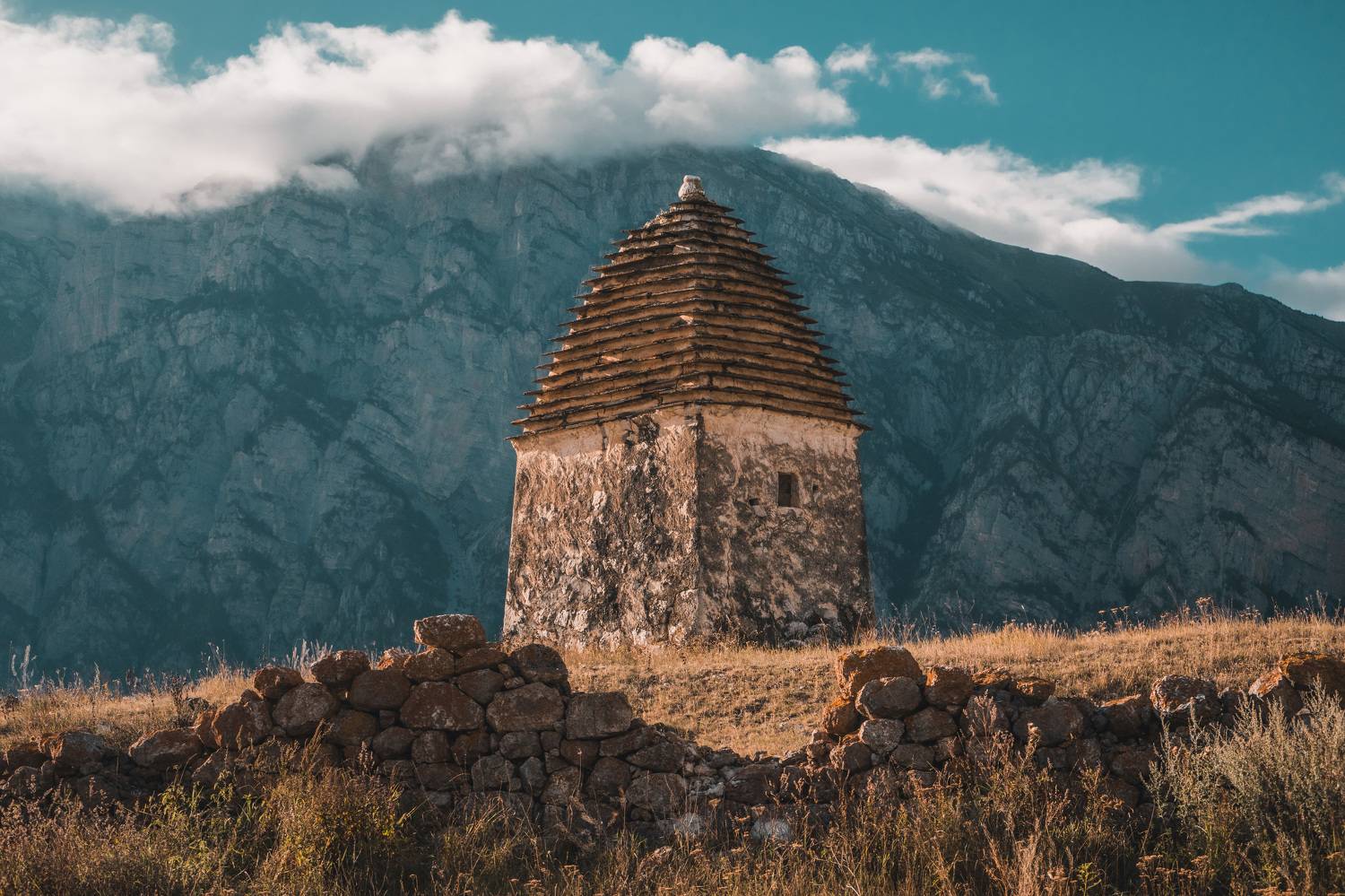 облака, горы, равнина, осетия, холм, пейзаж, природа, clouds, mountains, ossetia, landscape, архитектура, nature, village, осень, Батагов Сармат
