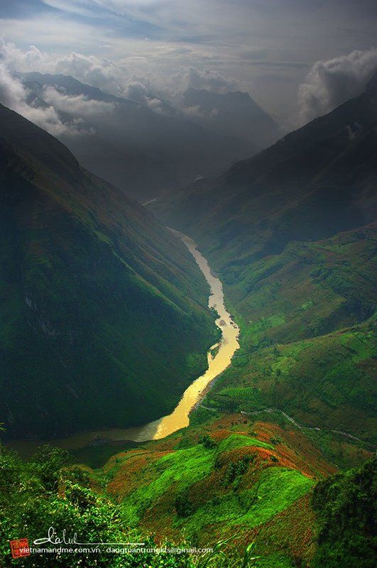 Dang Tuan Trung, Frank Dang Nho Que river фото превью
