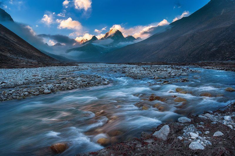 #непал #гималаи #горы #небо #облака #река #озеро #вечер #закат #nepal #himalayas #mountains #sky #clouds #river #lake #evening #sunset The Majesty of the mountains фото превью
