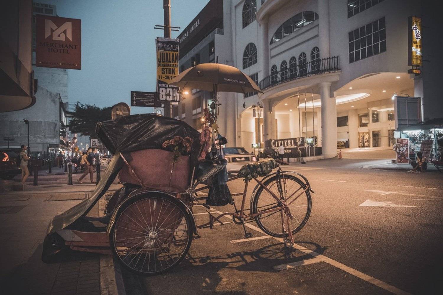 Малайзия Пенанг Джорджтаун Бечак Велорикша Улица Вечер Сентябрь malaysia penang georgetown bechak pedicabs street night september, Дмитрий Тимошин