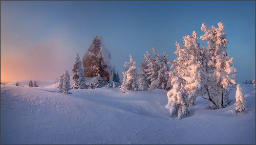 Утро красит нежным светом...