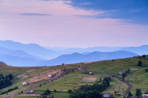 Край голубых холмов