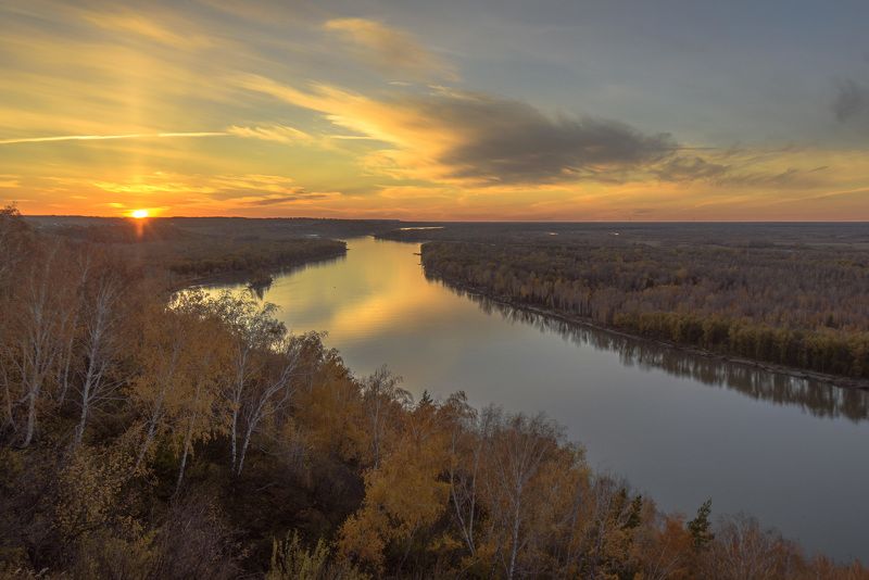осень, облака, вечер, закат, пейзаж, природа, река, небо Осенний закат на реке Обь фото превью