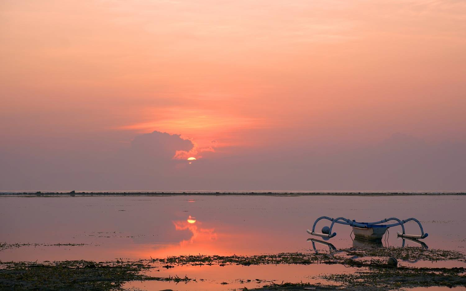dawn, sunrise, shore, sea, ocean, sky, horizon, boat, color, light, reflection, landscape, nature, morning, bright, jukung, low tide,  Сергей Андреевич