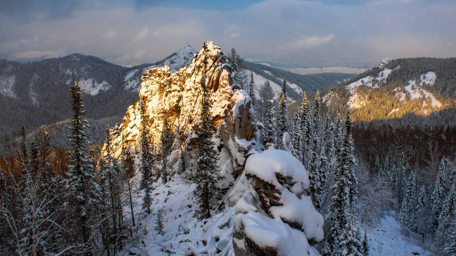 столбы, зима, китайская стена, блик, скалы, снег, Юрий Мальцев