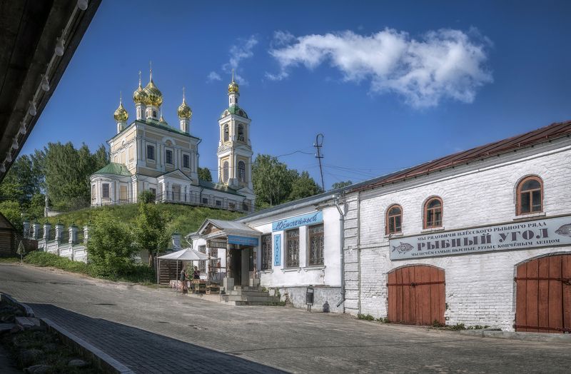 город, площадь, плёс, храм, лето В центре Плёса фото превью