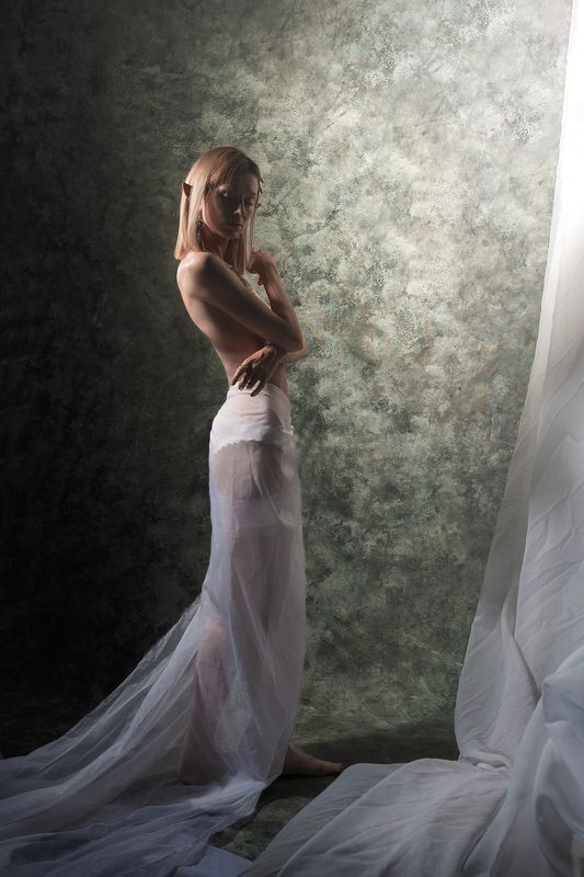 низкий ключ эльф топлес  фото превью