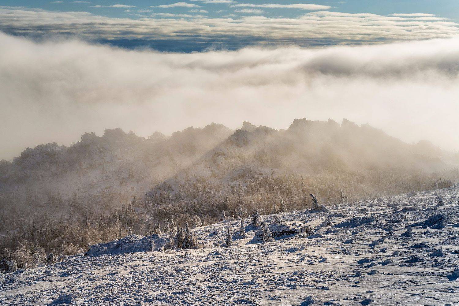 облака, горы, скалы, гора, таганай, урал, зима, тени, снег, елки, Гордейко Анна