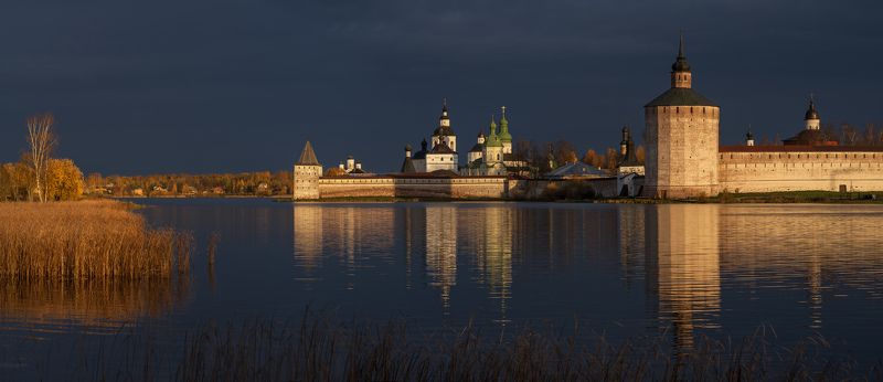 кирилло-белозерский монастырь, кириллов, утро, лето, сиверское озеро Утреннее солнце фото превью