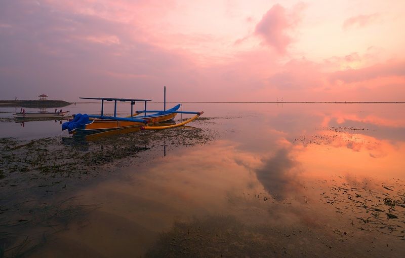 dawn, sunrise, shore, sea, ocean, sky, horizon, boat, color, light, reflection, landscape, nature, morning, bright, jukung, low tide Pink morning фото превью