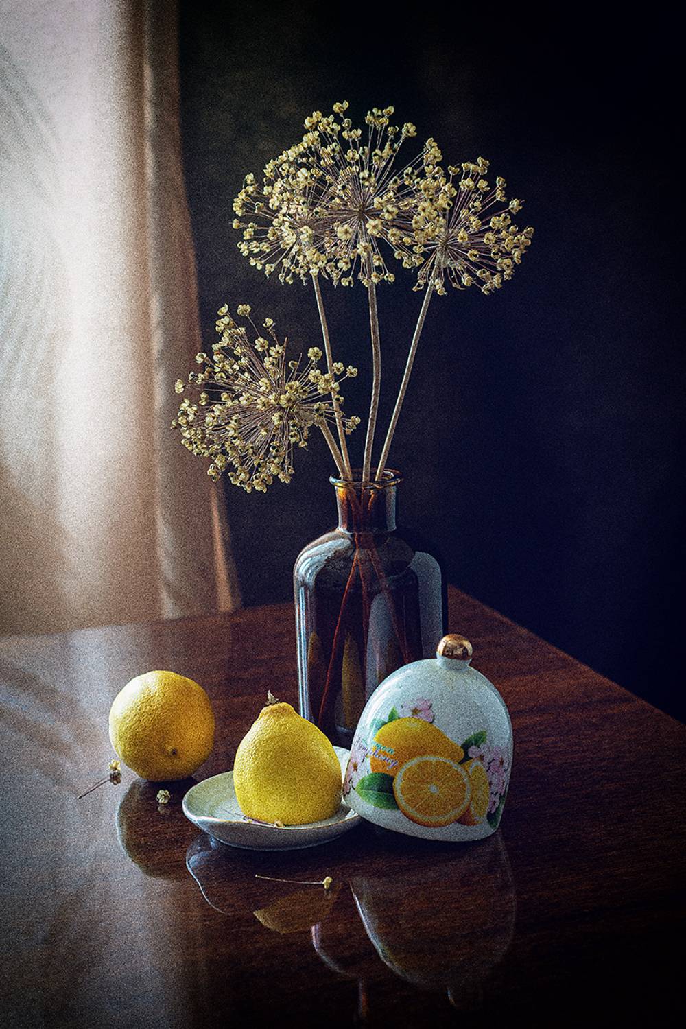 лимоны, бутылка, сухоцветы, Баг Алексей