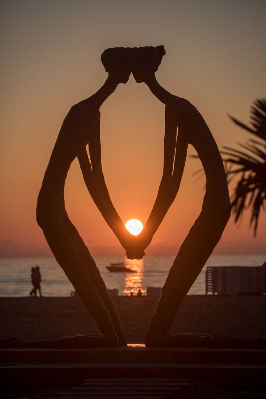 Любовь спасет мир фото превью