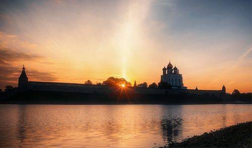 Новый день начинается