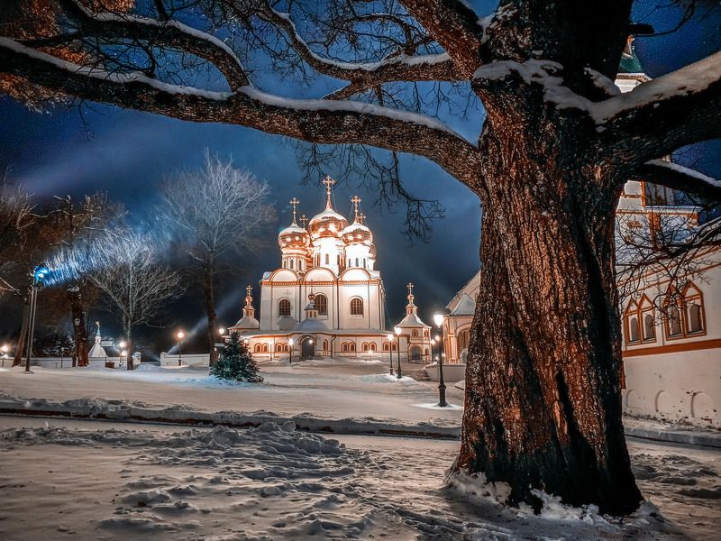 Зимняя ночь в обители фото превью