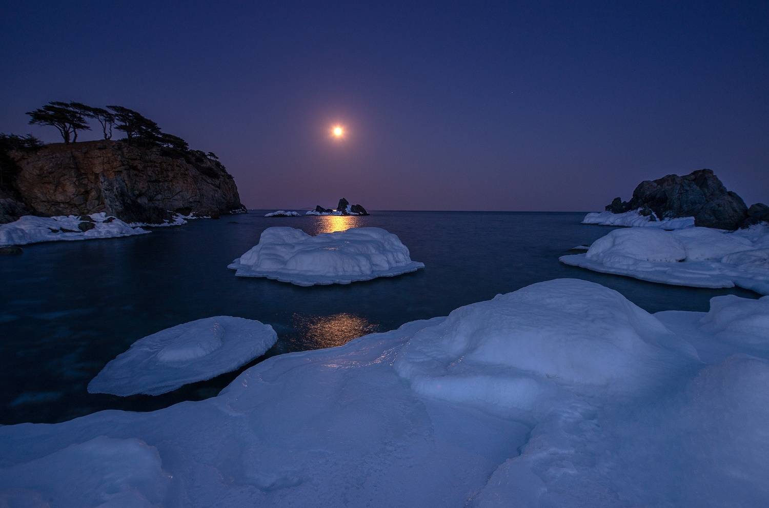 приморье, бухта орлинка, зима, луна, Чекалев Алексей