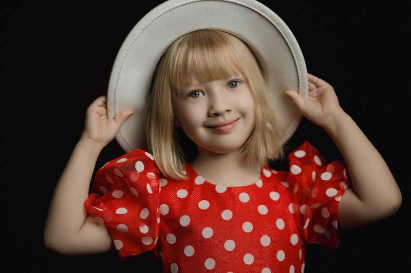 девочка, портрет, фотосессия, girl, young, portrait, творческий портрет, детский портрет, young girl, дети, children, детская фотография, детская фотосессия, постановка, постановочная фотография, girl portrait, фотопроект Надя фото превью