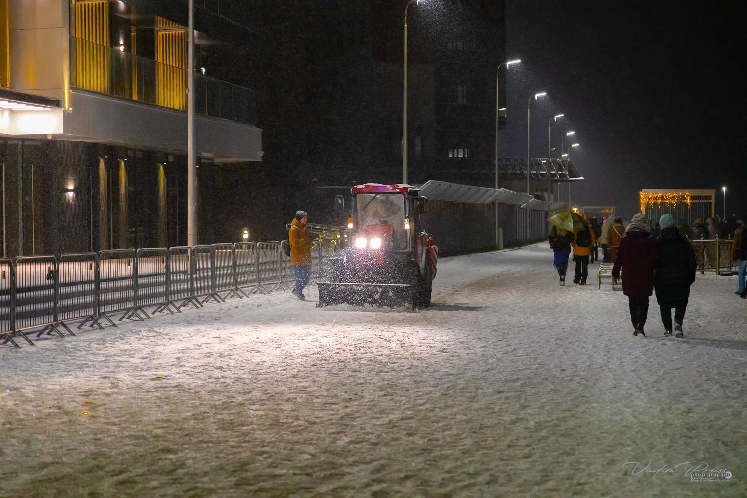 Зеленоградск, зима, курорт, променад, стрит, фотография, трактор, жкх, Свирин Вадим, 2022, Россия,снег, Vadim Svirin