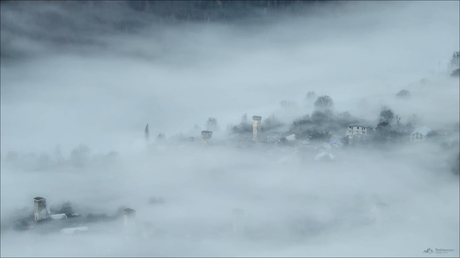 Грузия, Сванетия, Местия, фототур в Грузию, сванские башни,Верхняя Сванетия, осень, туман, Влад Соколовский