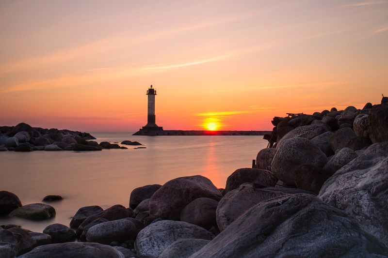 Маяк на рассвете фото превью