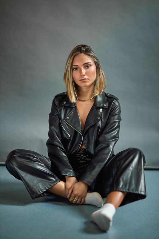 Lara фото превью