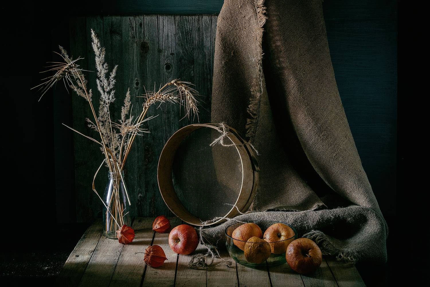 яблоки, колосья, бутылка, мешковина, сито, Баг Алексей