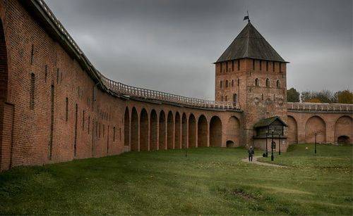 Стены древнего кремля