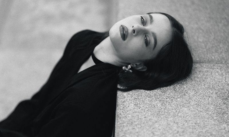 sad girl фото превью