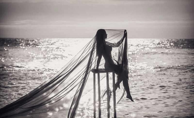 девушка, море, закат ... фото превью