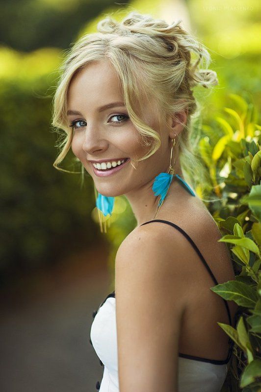 блондинка, красавица, улыбка, лето, девушка, парк, солнце, красота, глаза, очарование Лера фото превью