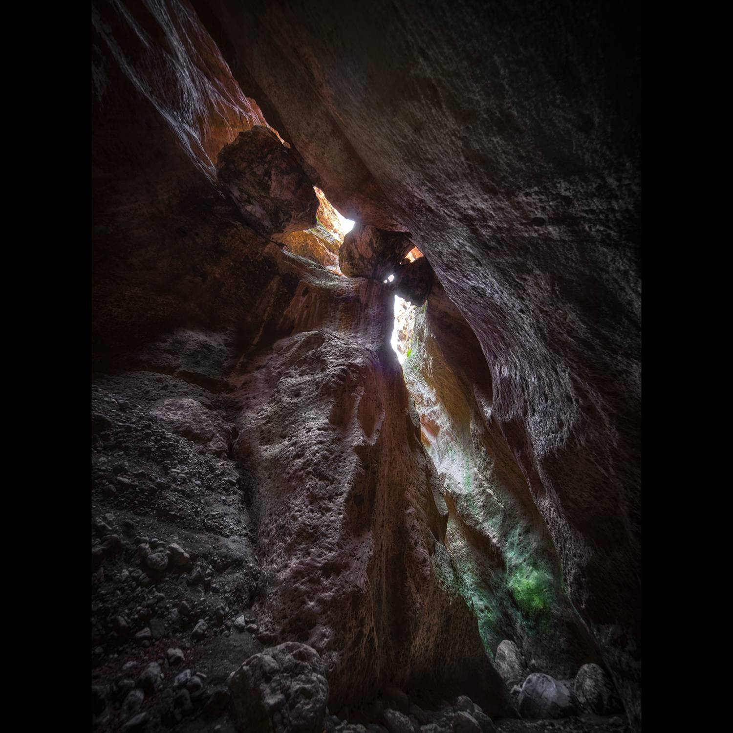 ущелье, пещера, вода, водохранилище, горы, весна, кавказ, россия, дагестан, восход, природа, пейзаж, дронофото, Ivan A. Godovikov