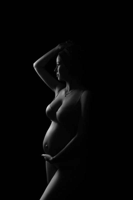 mom and baby, mom, pregnancy, mother, maternity, love, family, pregnancyphoto, familyphoto, материнство, мама, мама и малыш, мать и дитя, любовь, портрет, студийный портрет, семейный портрет, беременность, будущая мама, в ожидании  фото превью