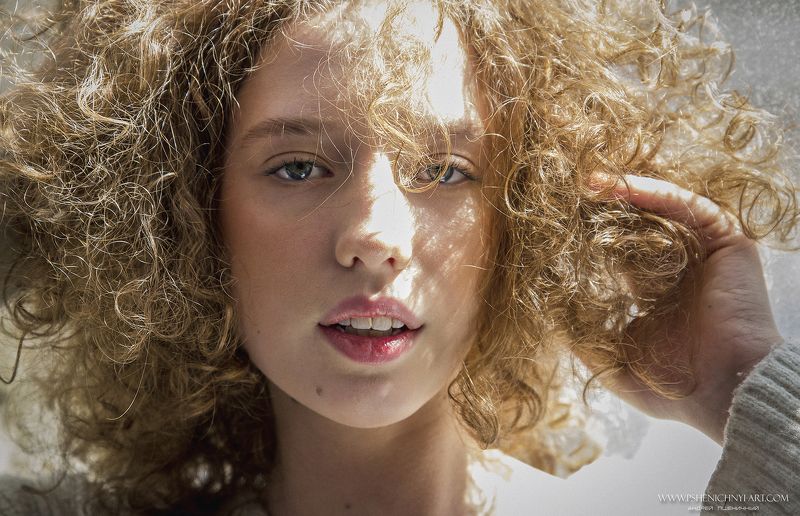 портрет, девушка, женский портрет, крупный план, солнечный свет The red sun фото превью