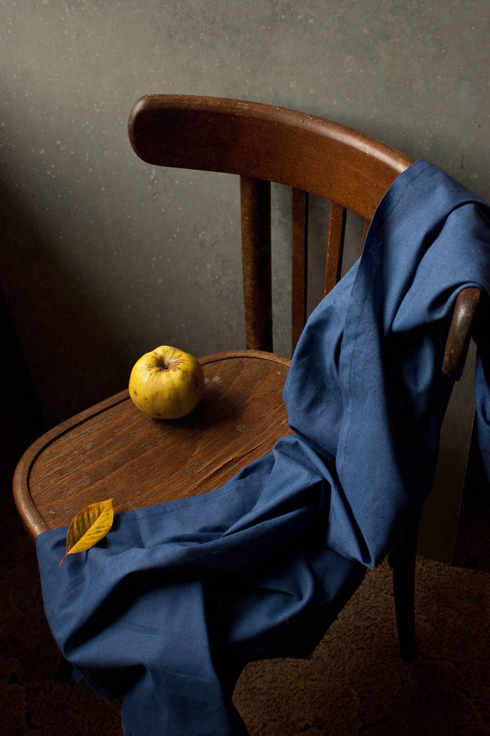 яблоко, осень, лист, Колеснева Елена