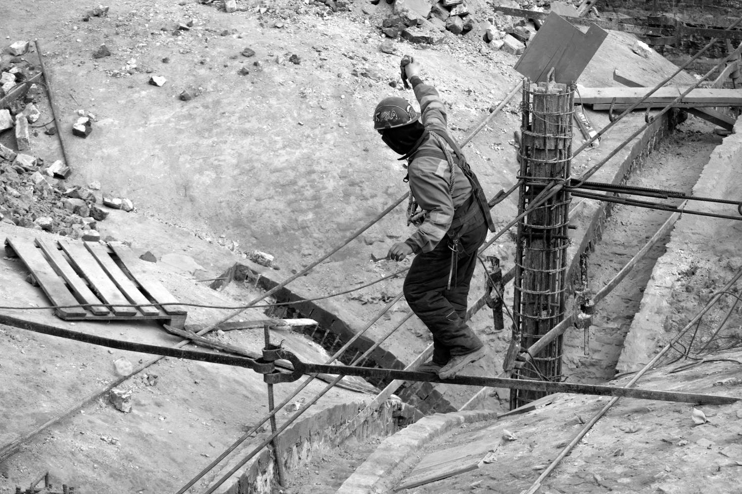 Реконструкция ГЭС2, баланс, строитель, канатоходец, кованое железо, своды, Дмитрий Ткаченко