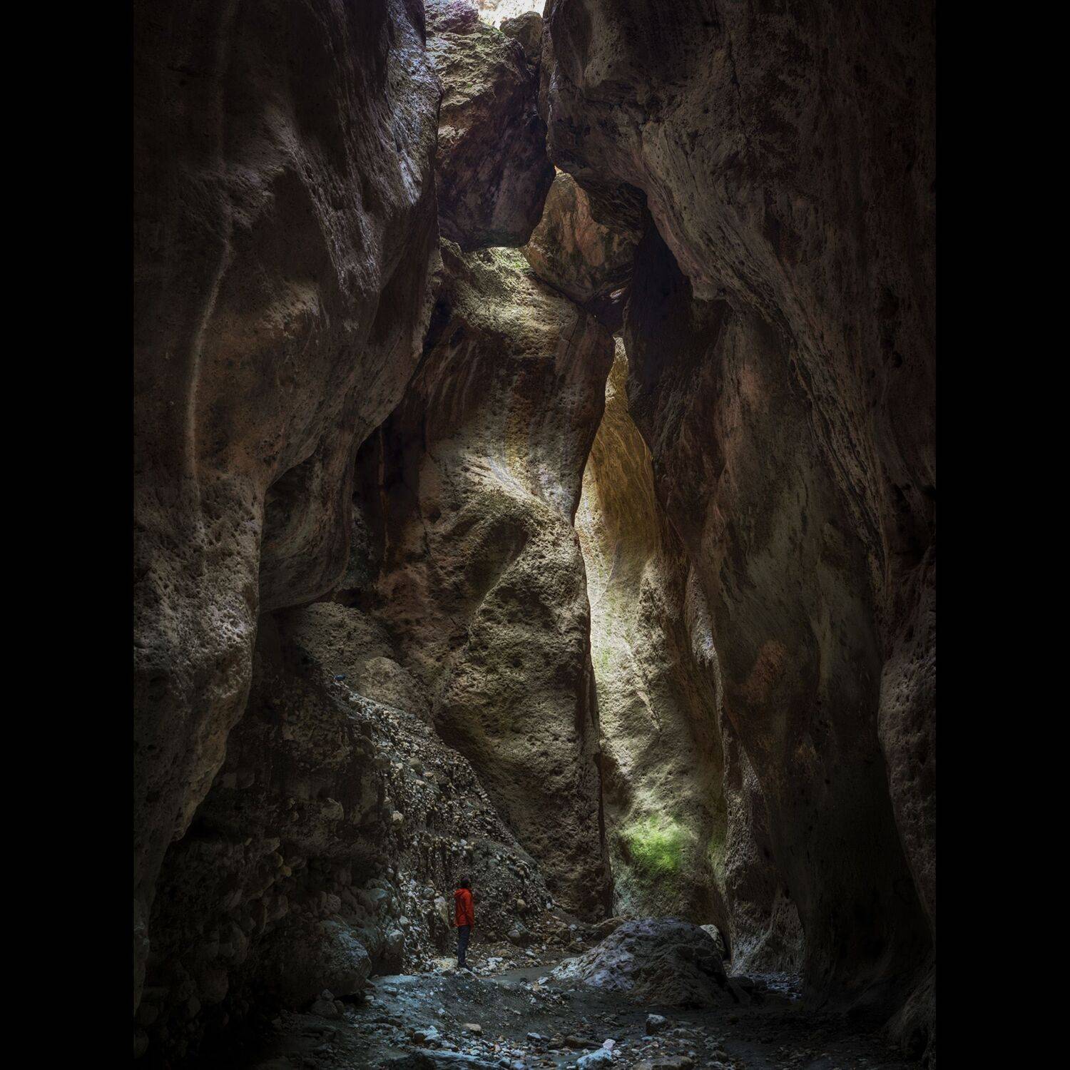 ущелье, пещера, вода, водохранилище, горы, весна, кавказ, россия, дагестан, восход, природа, пейзаж, дронофото, Ivan A. Godovikov