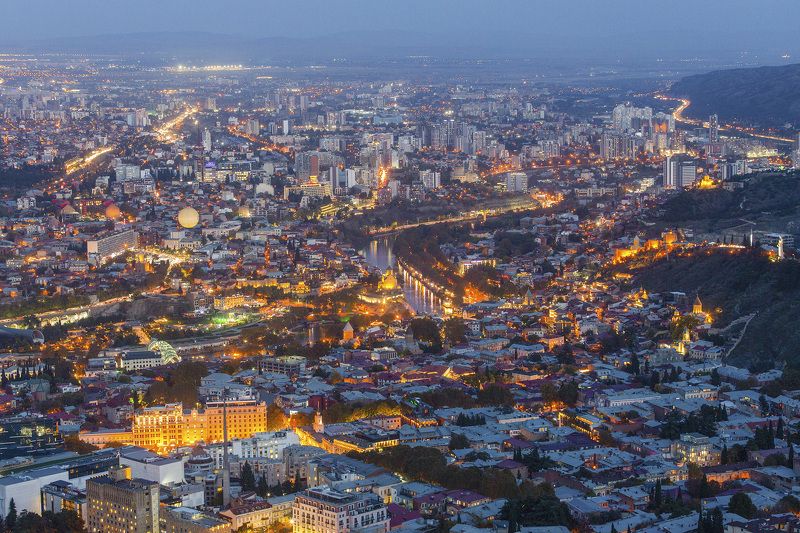 Tbilisi turns on its lights фото превью